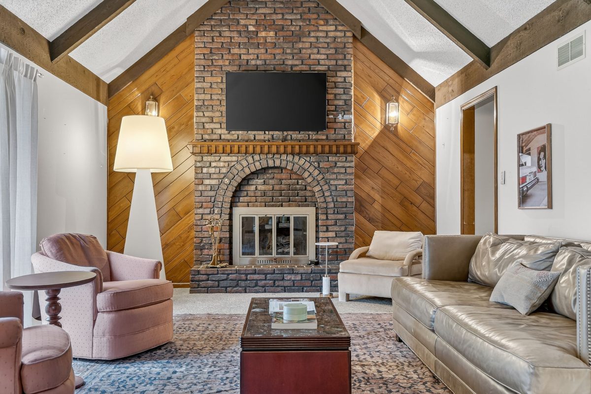 Blue Springs Home