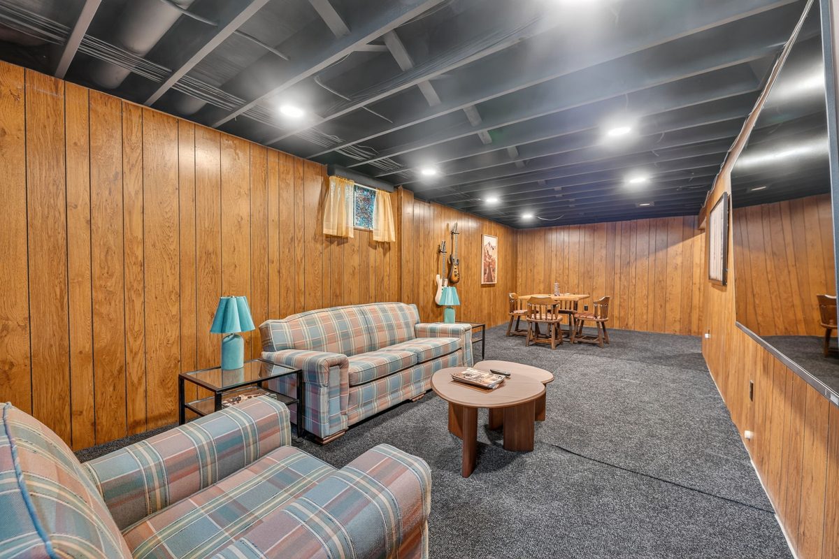 Blue Springs Home