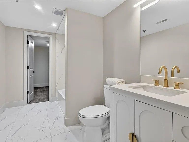 Admiral Condo