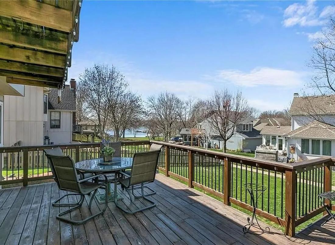 Raintree Lake House